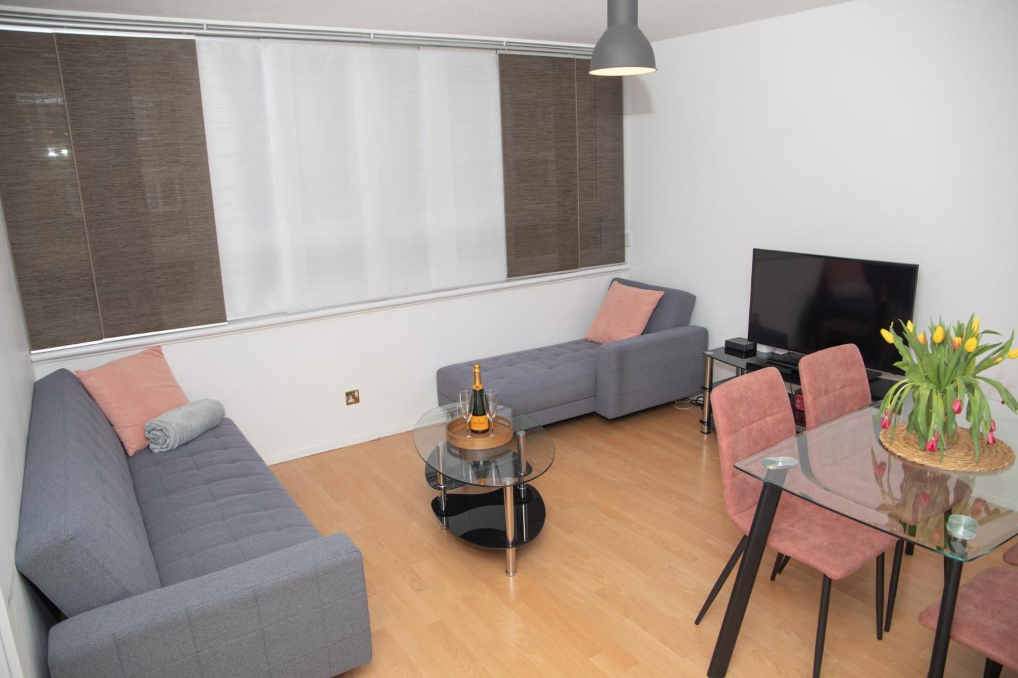 Bright And Spacious One Bedroom Apparment, Free Parking Лондон Екстер'єр фото
