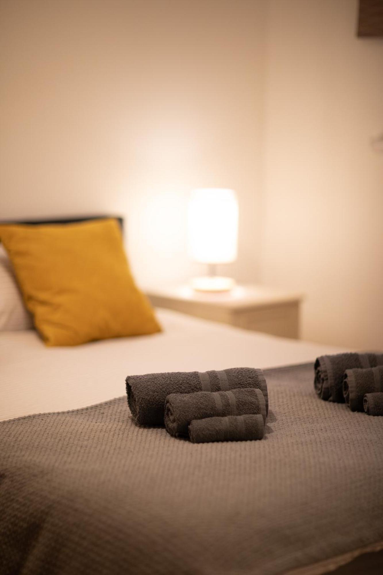 Bright And Spacious One Bedroom Apparment, Free Parking Лондон Екстер'єр фото