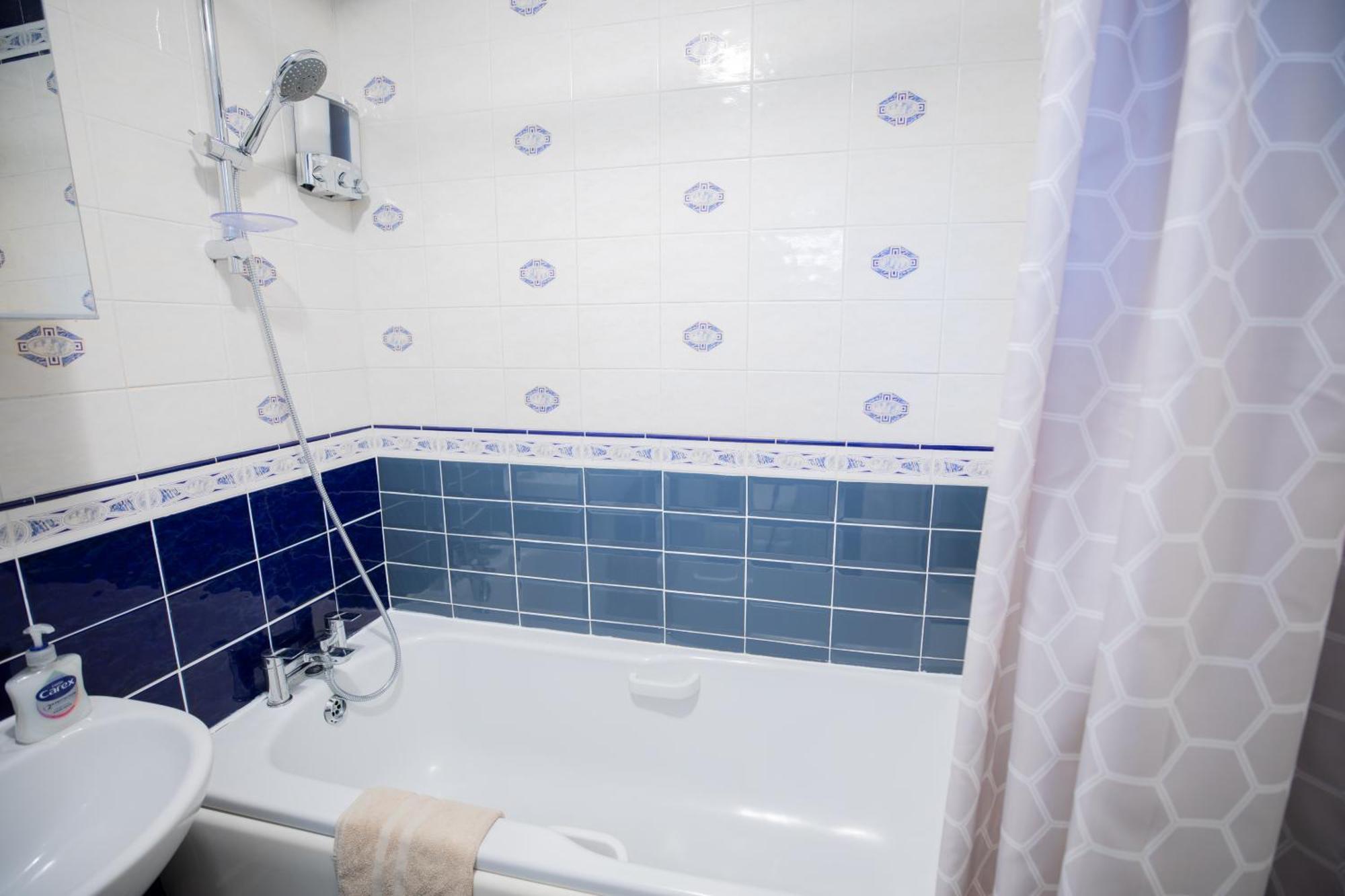 Bright And Spacious One Bedroom Apparment, Free Parking Лондон Екстер'єр фото